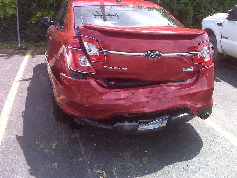 Illustration for article titled First Smashed-Up 2010 Ford Taurus SHO In Chi-Town